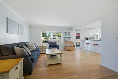 1265 Diane Lane Elk Grove Village IL 60007