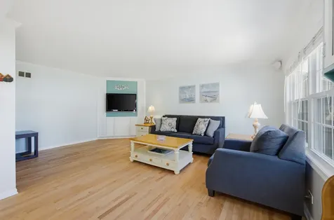 1265 Diane Lane Elk Grove Village IL 60007
