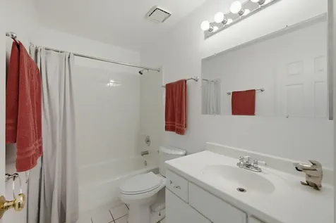 1265 Diane Lane Elk Grove Village IL 60007