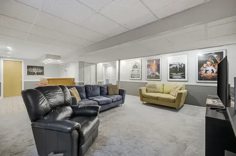 1265 Diane Lane Elk Grove Village IL 60007