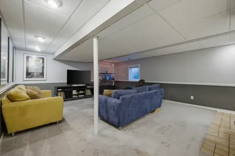 1265 Diane Lane Elk Grove Village IL 60007