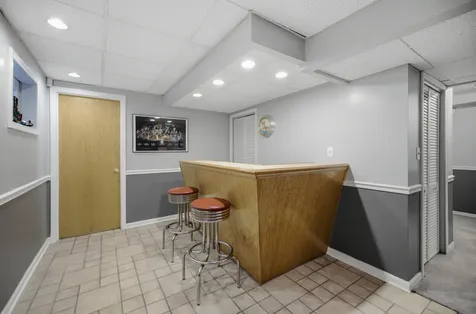 1265 Diane Lane Elk Grove Village IL 60007