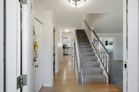 1265 Diane Lane Elk Grove Village IL 60007