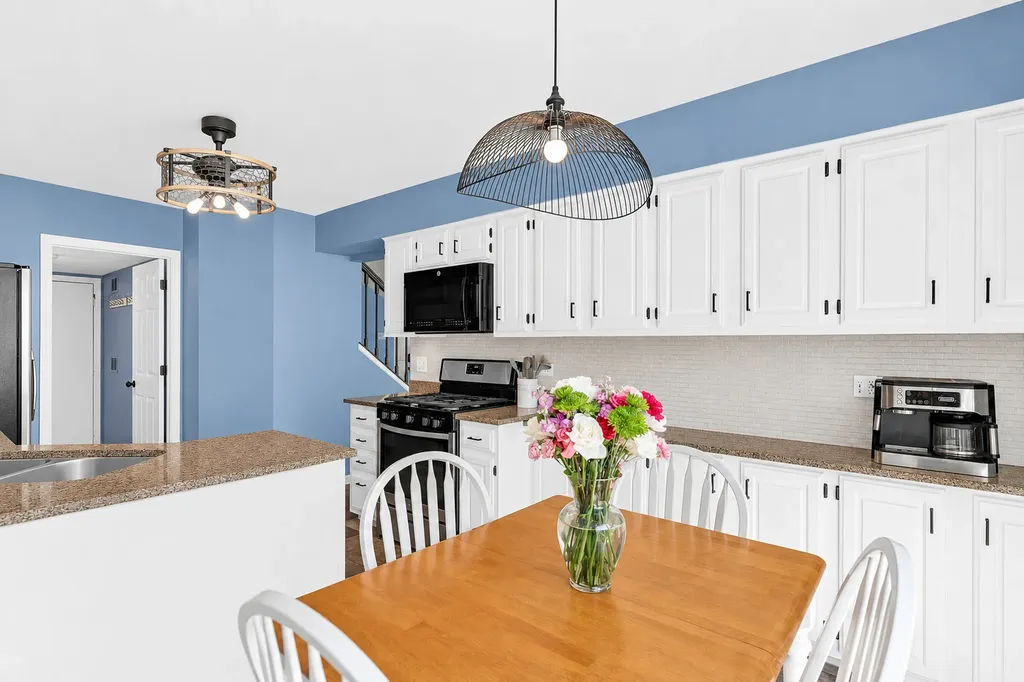 30W015 Spruce Court Warrenville IL 60555