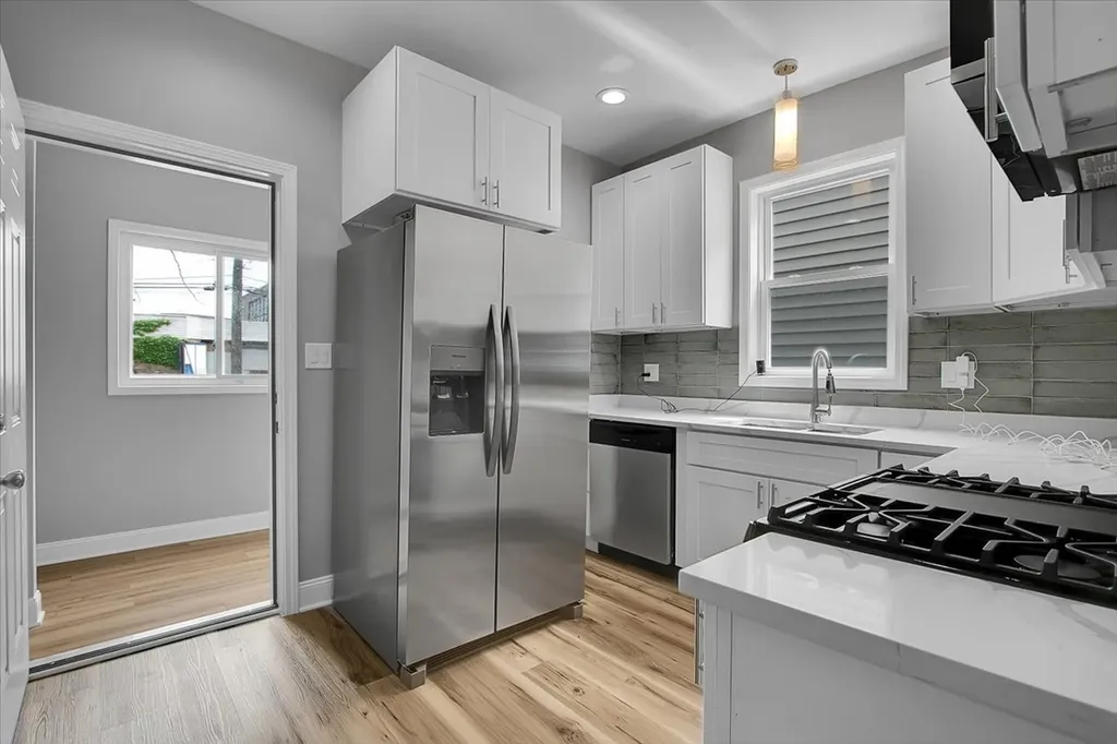 6233 South Claremont Avenue Chicago IL 60636