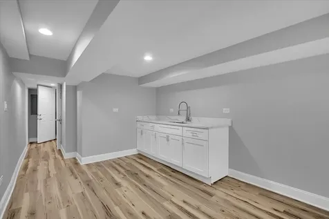 6233 South Claremont Avenue Chicago IL 60636