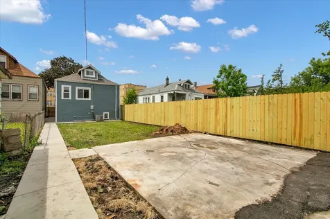 6233 South Claremont Avenue Chicago IL 60636