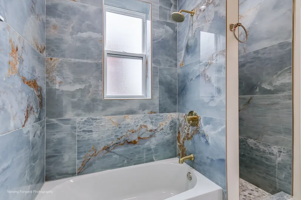 437 East 48th Street Chicago IL 60615