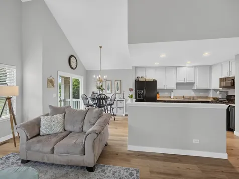 941 Emerald Drive Pingree Grove IL 60140