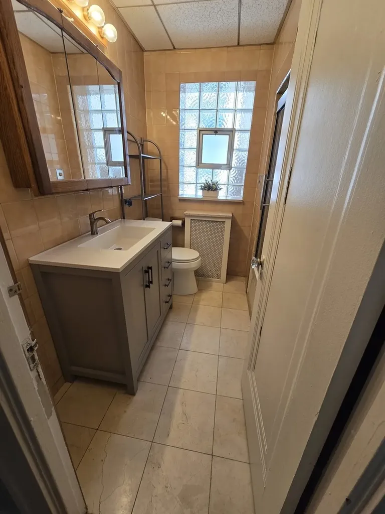 5910 North Campbell Avenue Chicago IL 60659