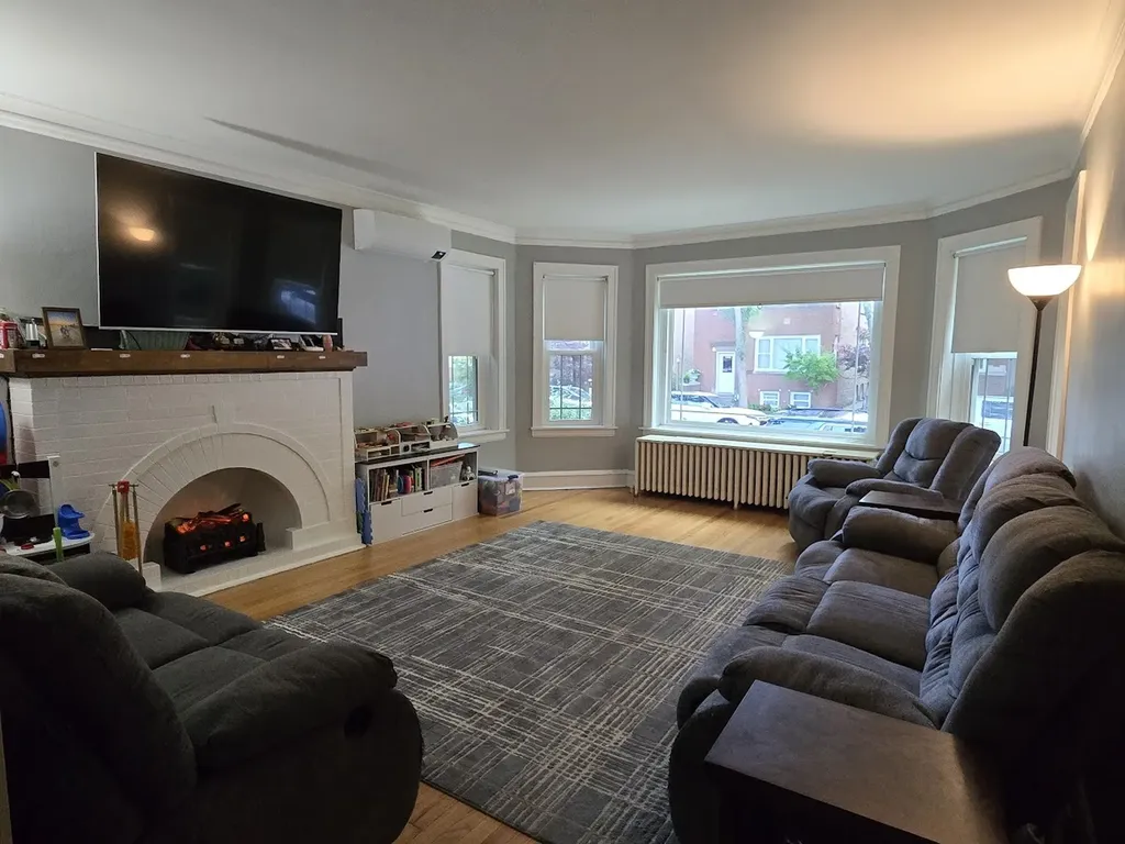 5910 North Campbell Avenue Chicago IL 60659