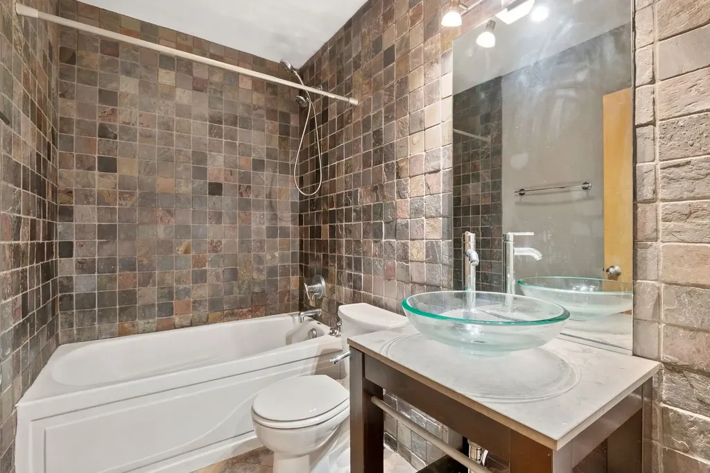 4104 North Mozart Street Chicago IL 60618