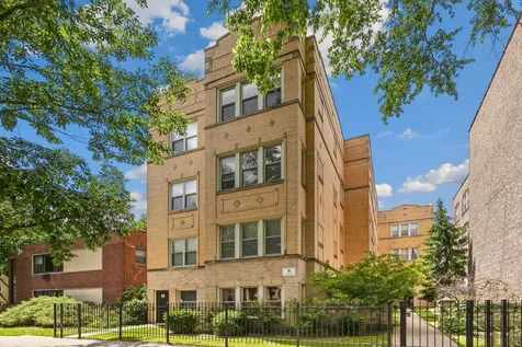 4104 North Mozart Street Chicago IL 60618