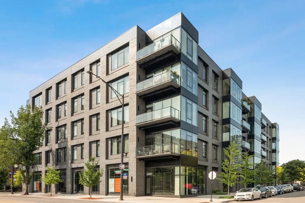 6 North Bishop Street Chicago IL 60607