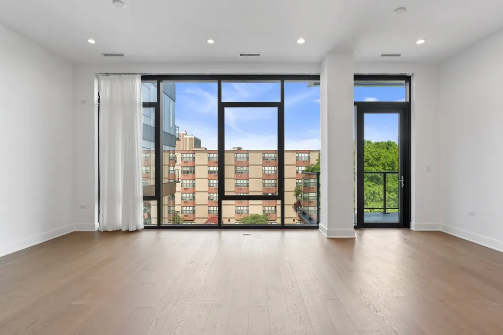 6 North Bishop Street Chicago IL 60607