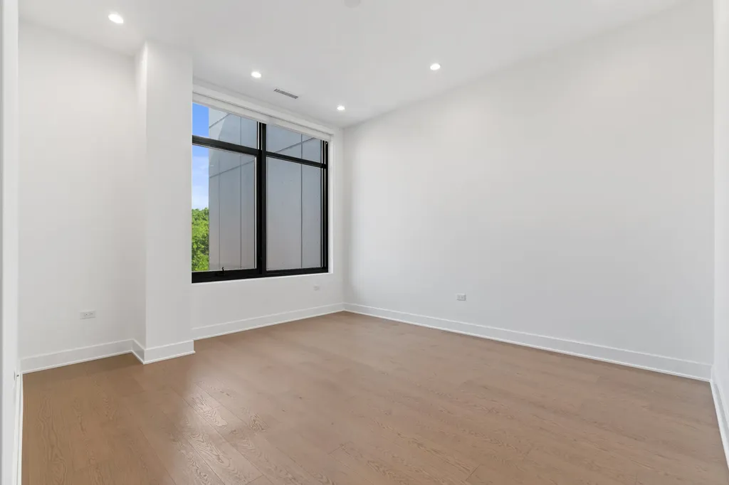 6 North Bishop Street Chicago IL 60607