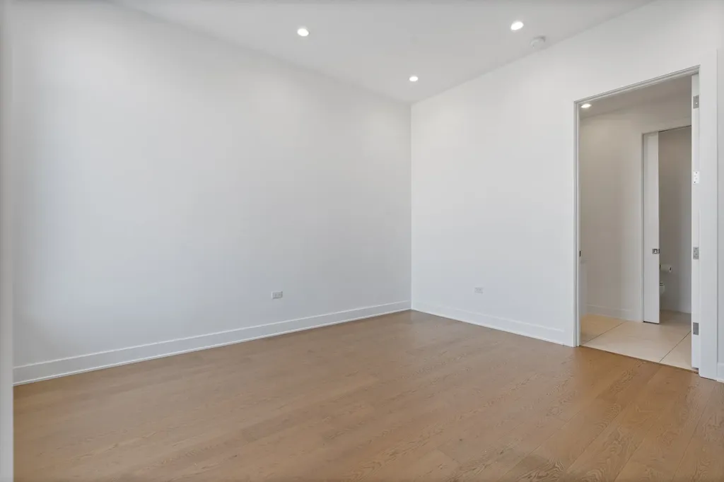 6 North Bishop Street Chicago IL 60607