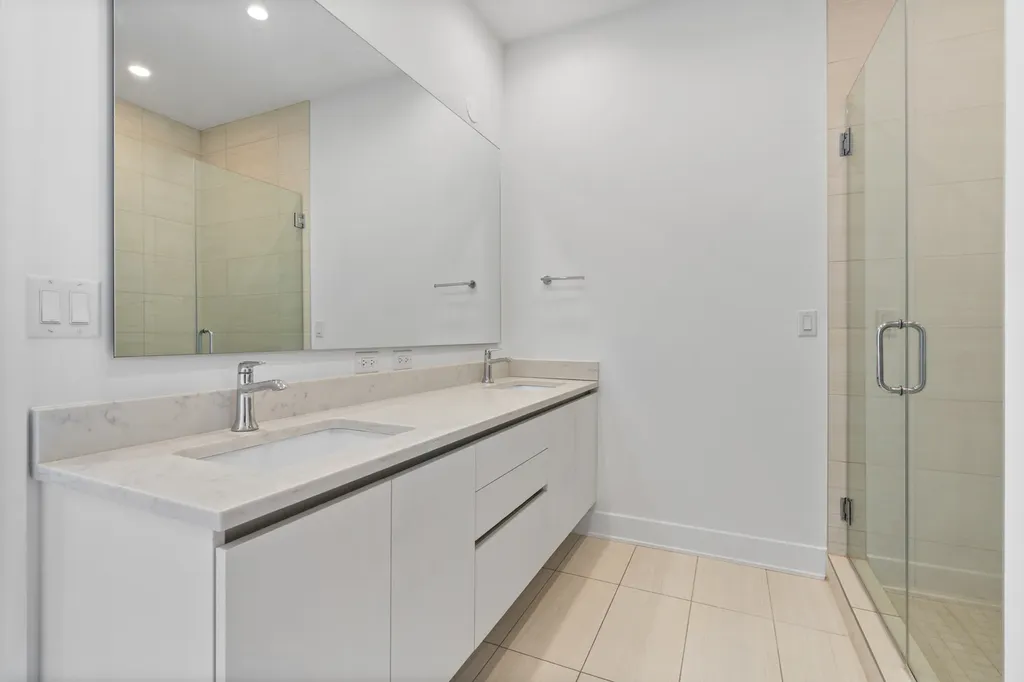 6 North Bishop Street Chicago IL 60607