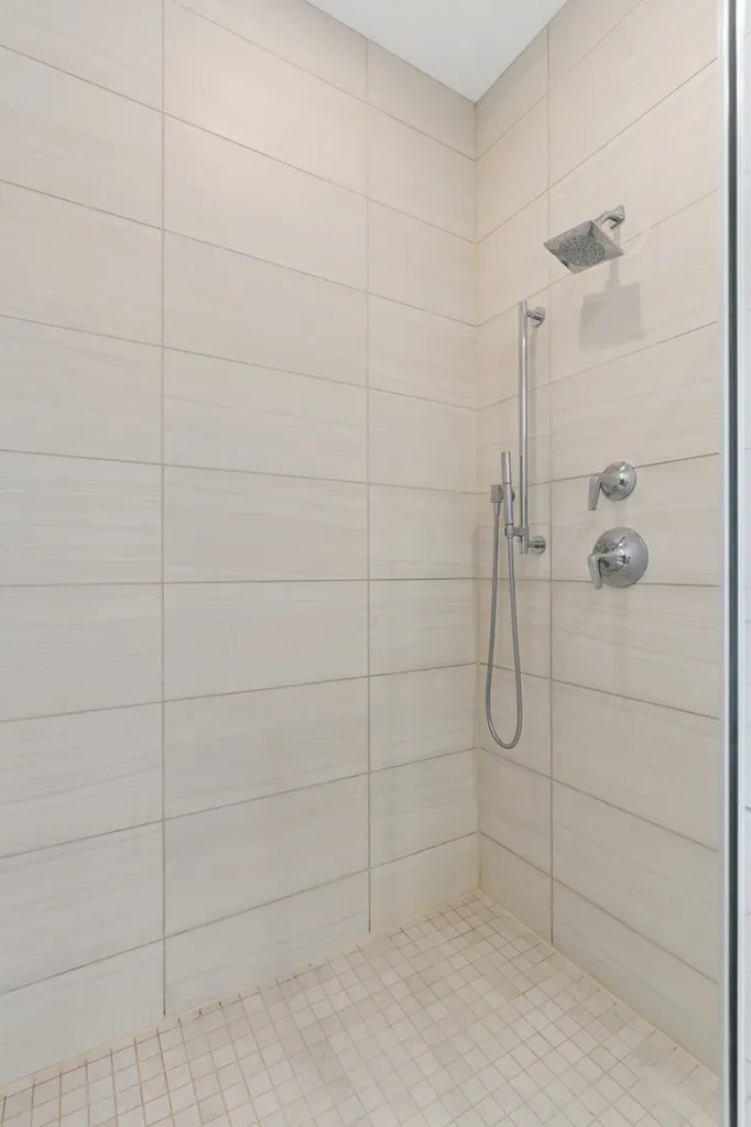 6 North Bishop Street Chicago IL 60607