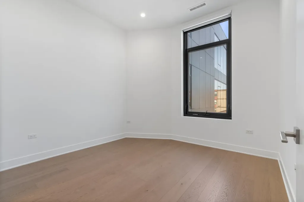 6 North Bishop Street Chicago IL 60607