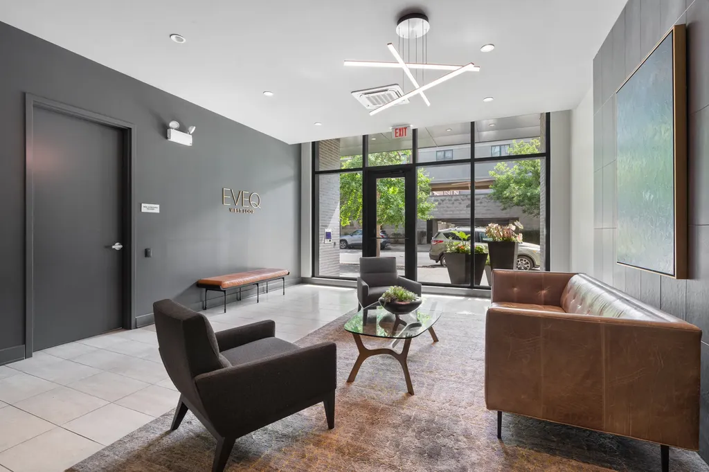 6 North Bishop Street Chicago IL 60607