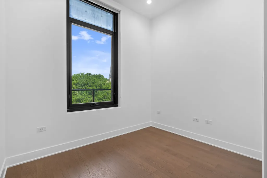 6 North Bishop Street Chicago IL 60607
