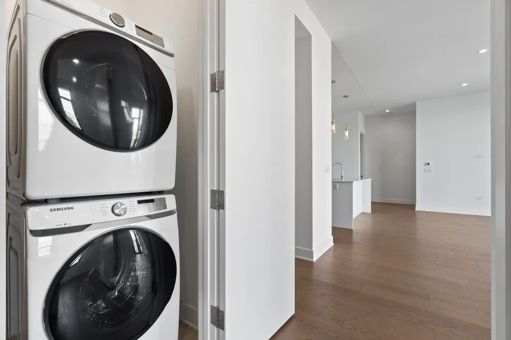 6 North Bishop Street Chicago IL 60607