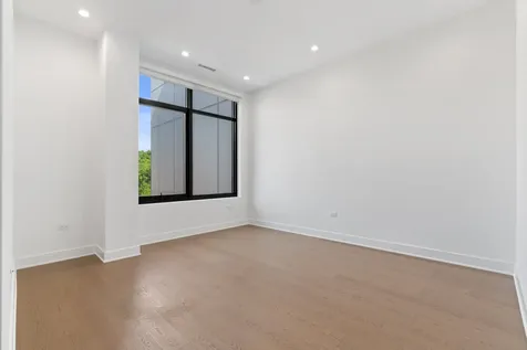 6 North Bishop Street Chicago IL 60607