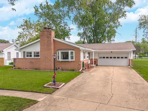 3 Manor Drive Pontiac IL 61764