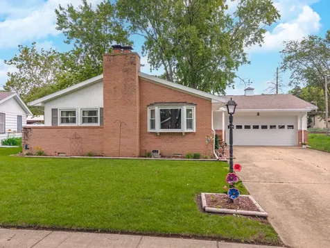 3 Manor Drive Pontiac IL 61764