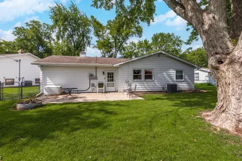 3 Manor Drive Pontiac IL 61764