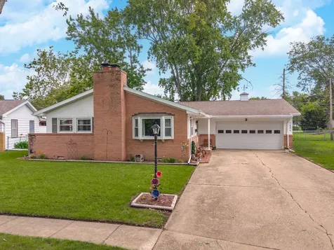 3 Manor Drive Pontiac IL 61764
