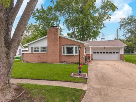 3 Manor Drive Pontiac IL 61764