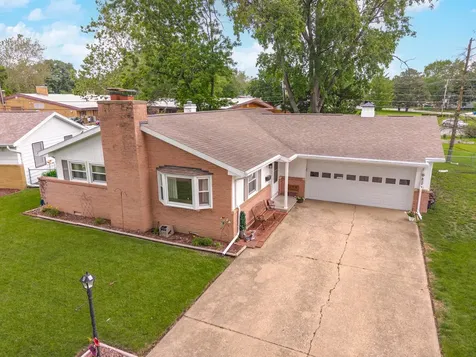 3 Manor Drive Pontiac IL 61764