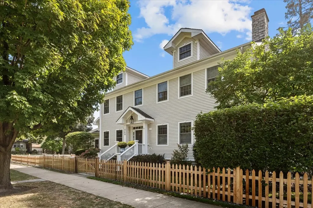 349 Gregory Avenue Wilmette IL 60091