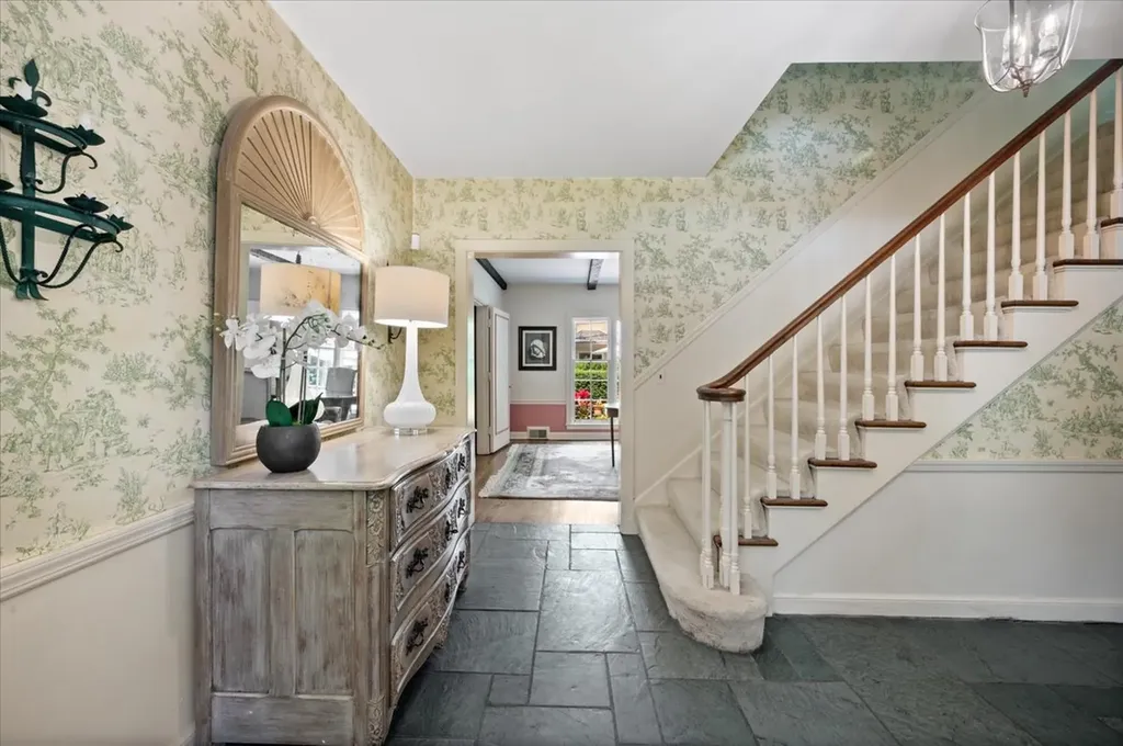 2304 Elmwood Avenue Wilmette IL 60091