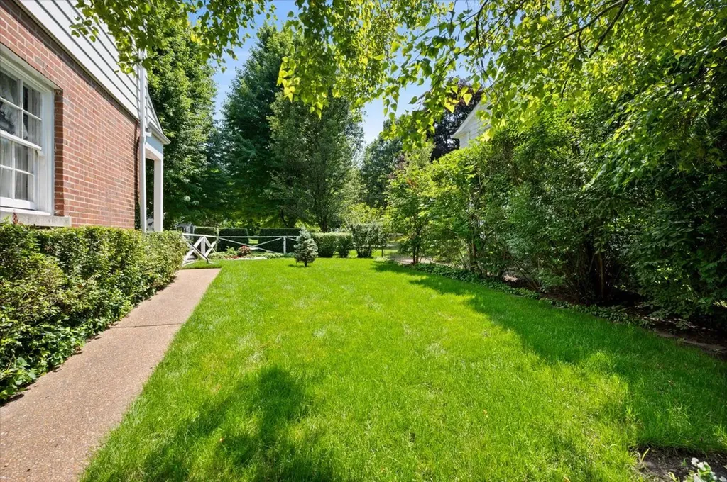 2304 Elmwood Avenue Wilmette IL 60091