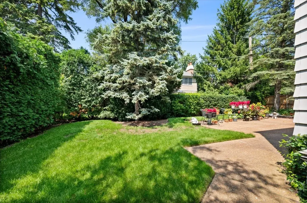 2304 Elmwood Avenue Wilmette IL 60091