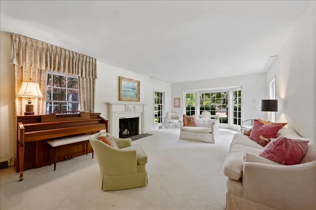 2304 Elmwood Avenue Wilmette IL 60091