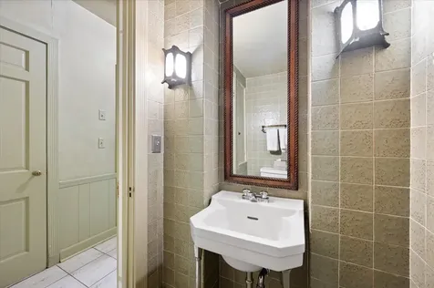 2304 Elmwood Avenue Wilmette IL 60091
