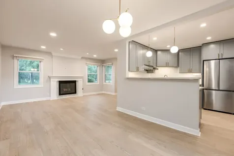 928 Colony Lake Drive Schaumburg IL 60194