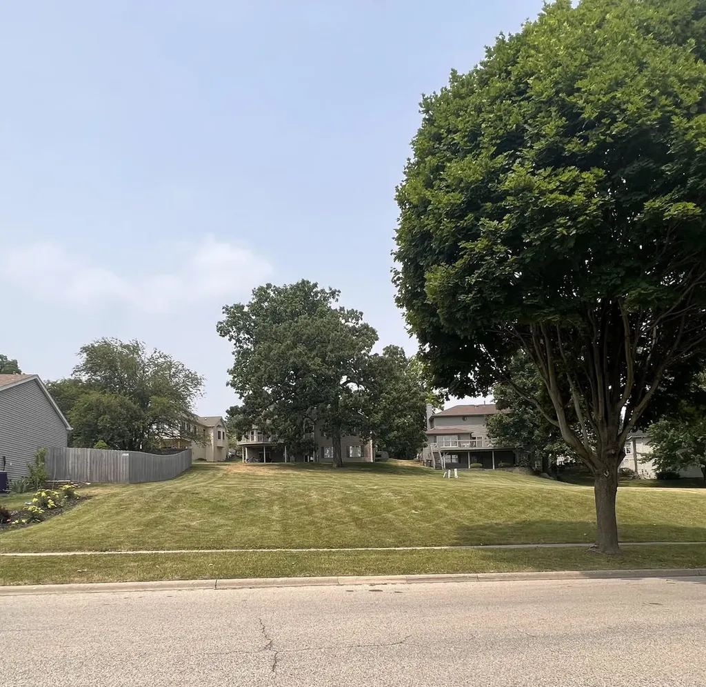 640 Highland Springs Drive Elgin IL 60123