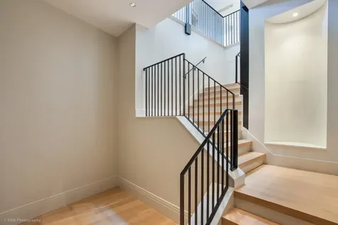 3260 North Lake Shore Drive Chicago IL 60657