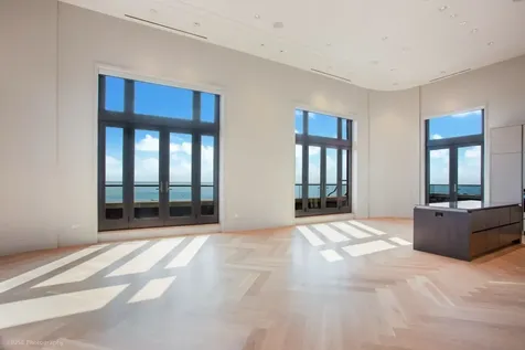 3260 North Lake Shore Drive Chicago IL 60657