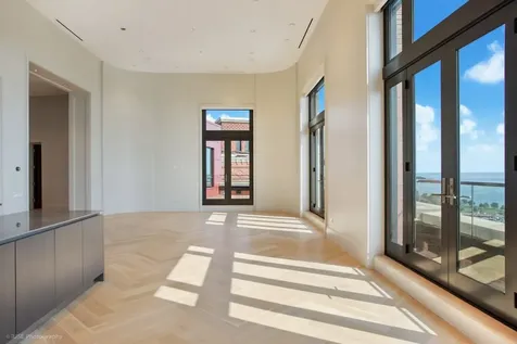 3260 North Lake Shore Drive Chicago IL 60657