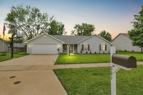 301 North Spruce Drive Mahomet IL 61853
