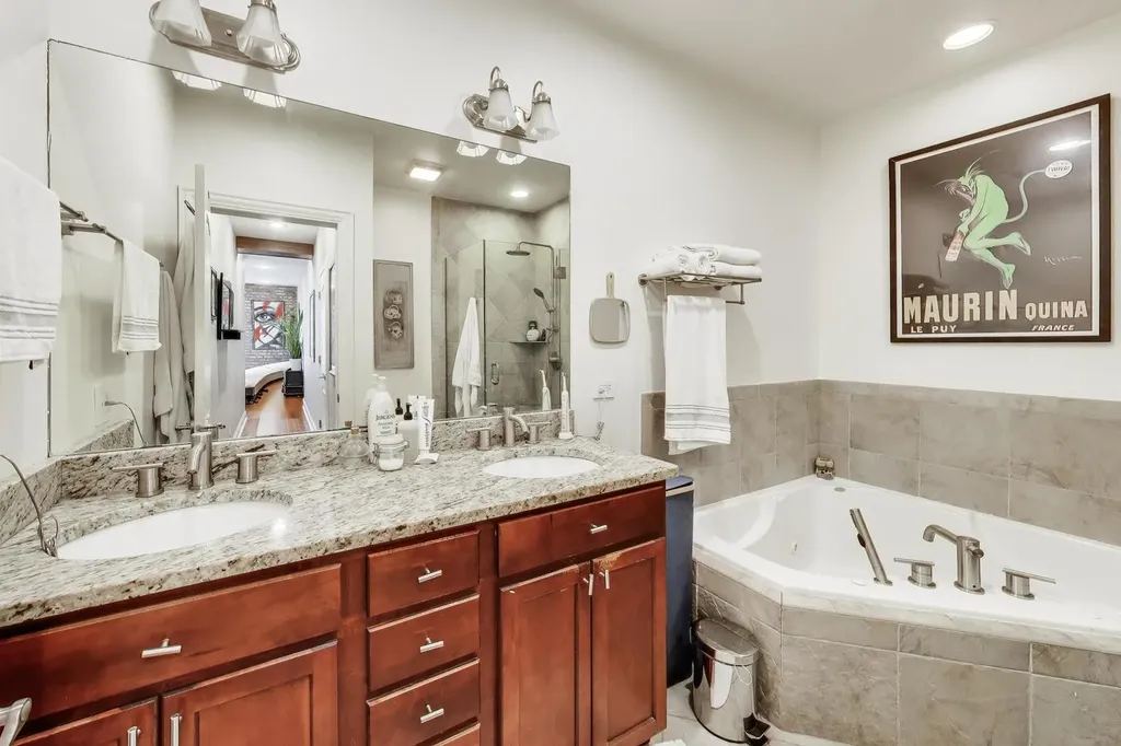 1378 North Wolcott Avenue Chicago IL 60622