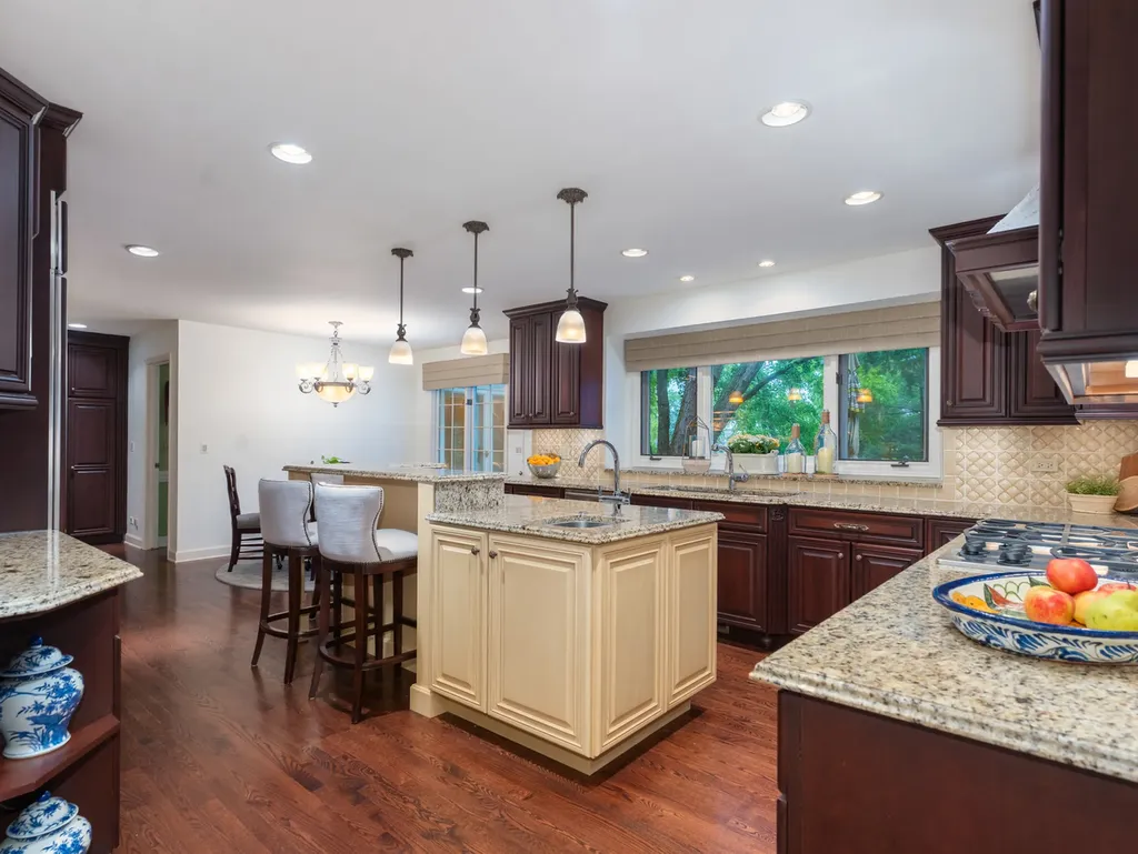 2137 Scarlet Oak Lane Lisle IL 60532