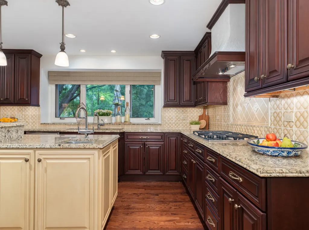 2137 Scarlet Oak Lane Lisle IL 60532