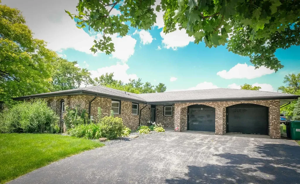 14107 South Cherokee Trail Homer Glen IL 60491